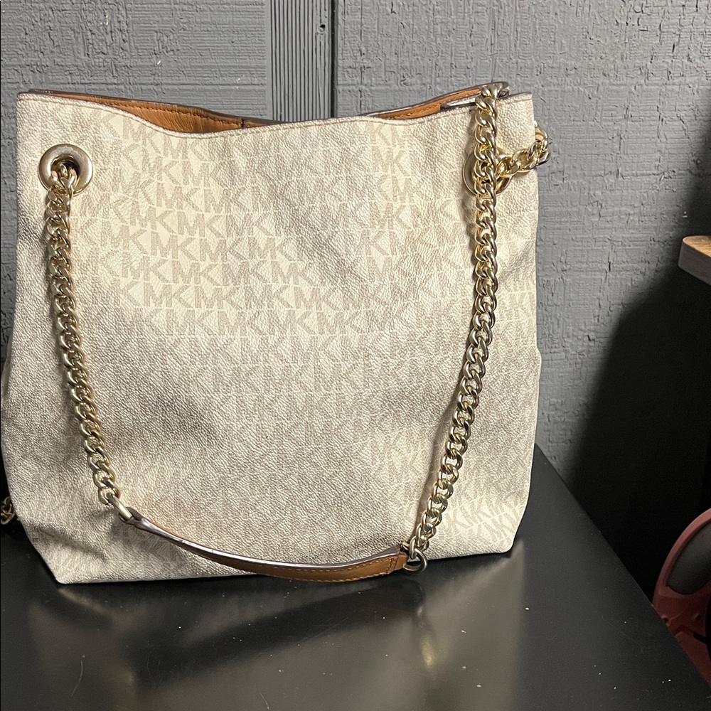 Michael Kors Cream and Tan Shoulder Bag - Picture 3 of 15